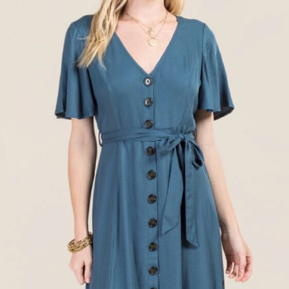 High-Low Button Detailed Maxi Dress - Picture 3 of 3